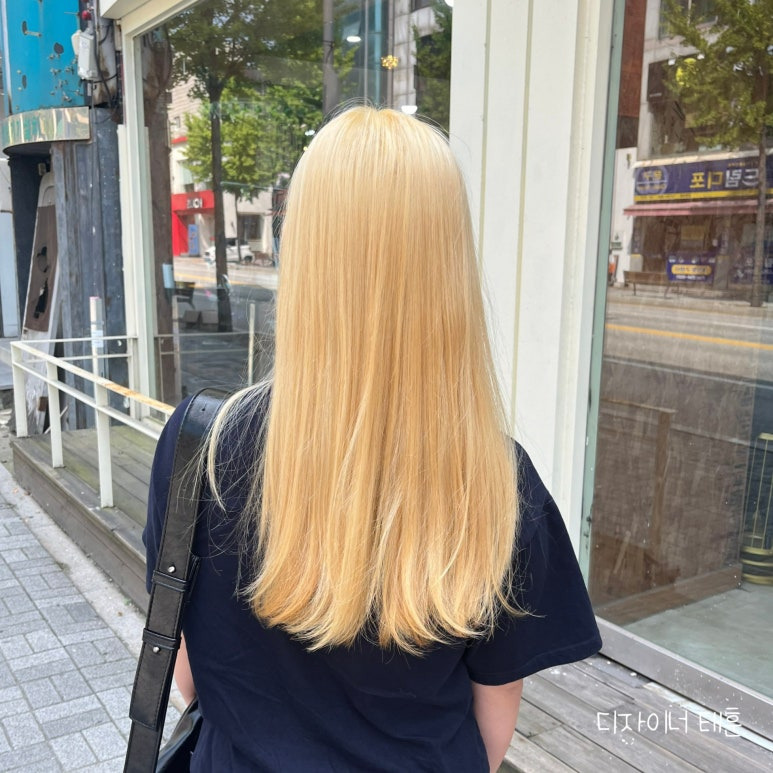 금발 미용실 이미지