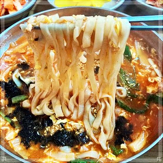  7월 26일 생생정보 차돌박이 장칼국수 택시맛객들의 수다 강원 동해 추천 맛집 황태 칼국수, 서리태 콩국수 정식 방송 정보