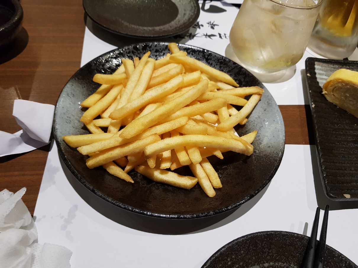 호치민 1군 레탄톤 일본인 거리 닭꼬치(야키토리) 전문점 TORIMITSU - 감자튀김(French Fries)