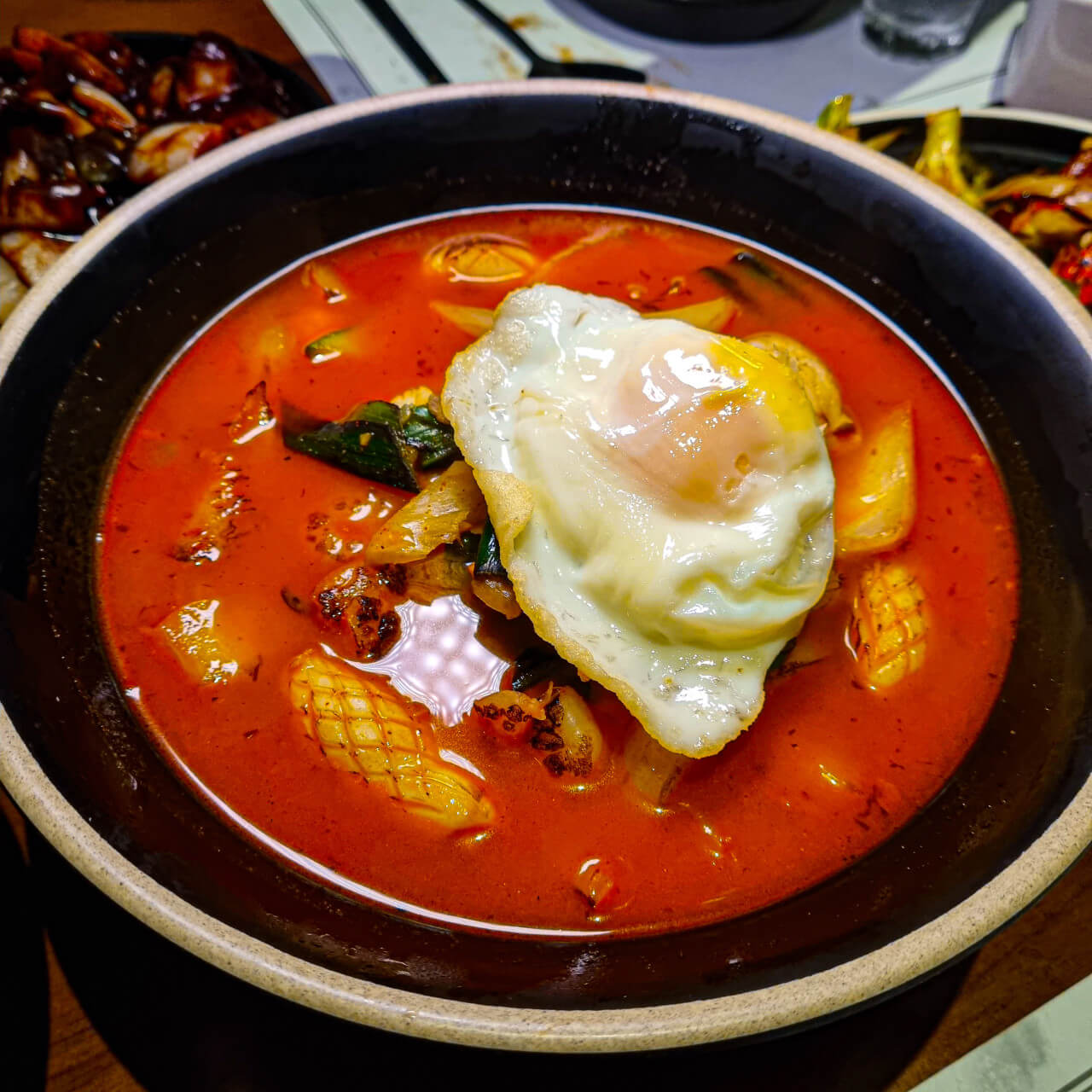 오늘N 2511회 격파 중식로드 서울 용산 중식 맛집 짬뽕 국물에 달걀볶음밥을 말아 먹는 이색 국밥 중화 국밥 및 갈릭빈 새우 맛집 중화객잔 수