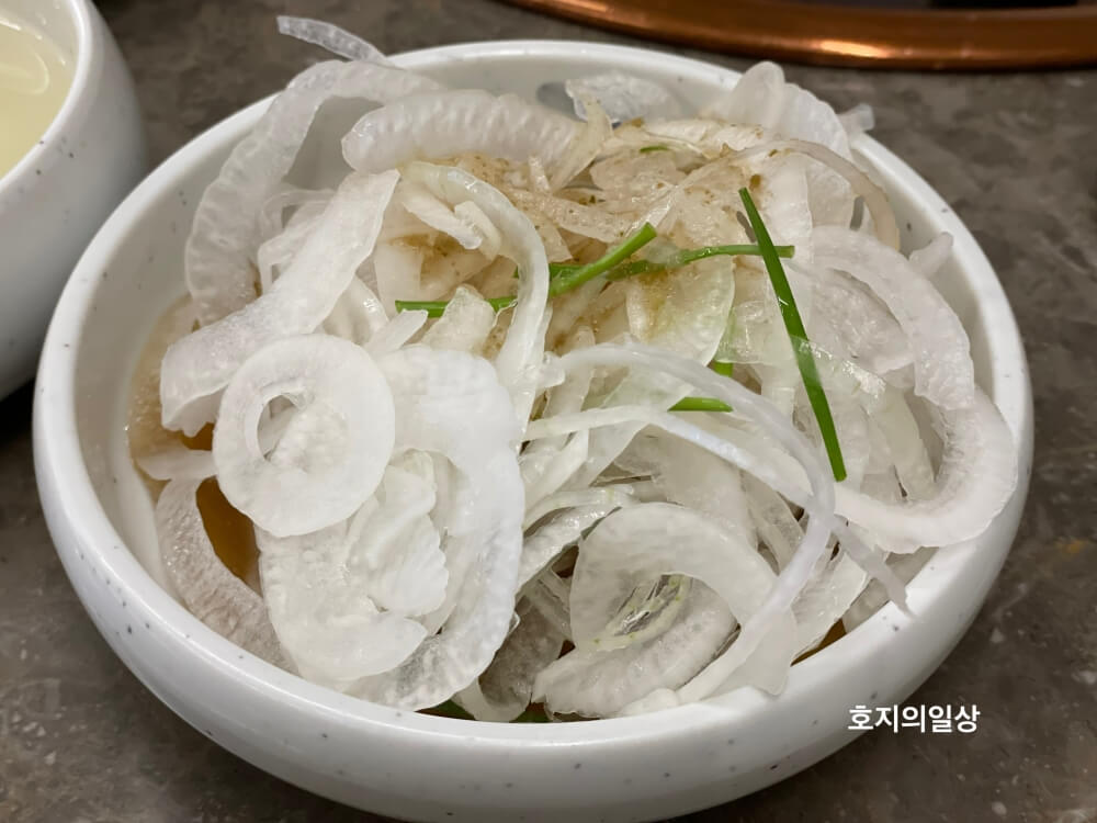 서울 강남 역삼 소갈비 맛집 유미식당 - 곁들임 양파