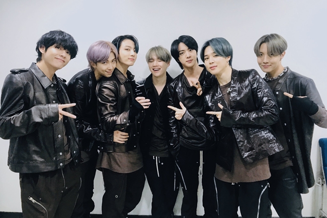  BTS가 코로나19 대응하는 법 "릴레이 콘서트 스트리밍"