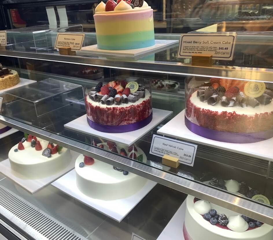 케이크 진열대 사진