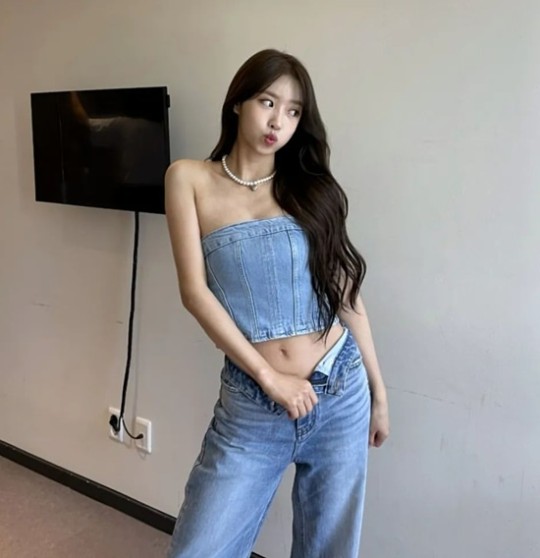  이미주, 연일 노출! 왜이러나?..현실 잔소리에도 "어때" [사진]