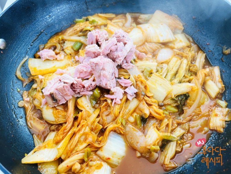 김치볶음 볶음김치 만드는법 묵은지들기름볶음 참치 10
