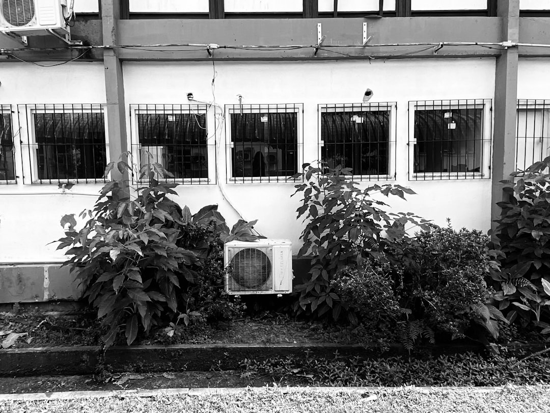 Air conditioner.