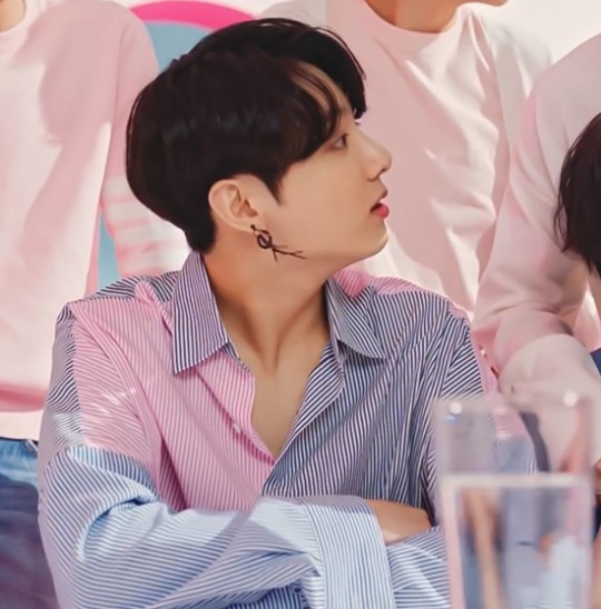  방탄소년단 정국, 음료 광고 속 훈훈한 남친미 눈길