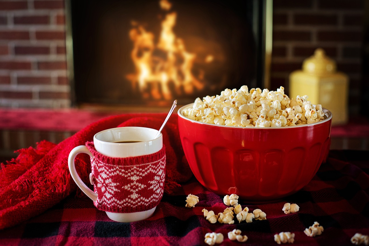 christmas coffe and popcorn for movie