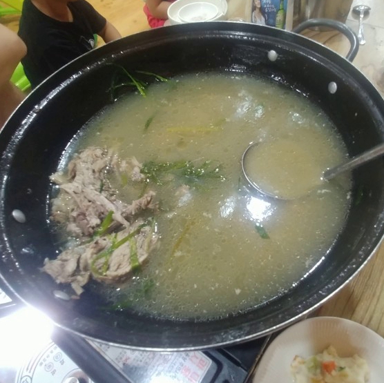 하늘아래