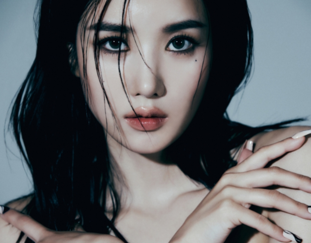  권은비 콘셉트, 매혹+도발 카리스마 '더 플래시'