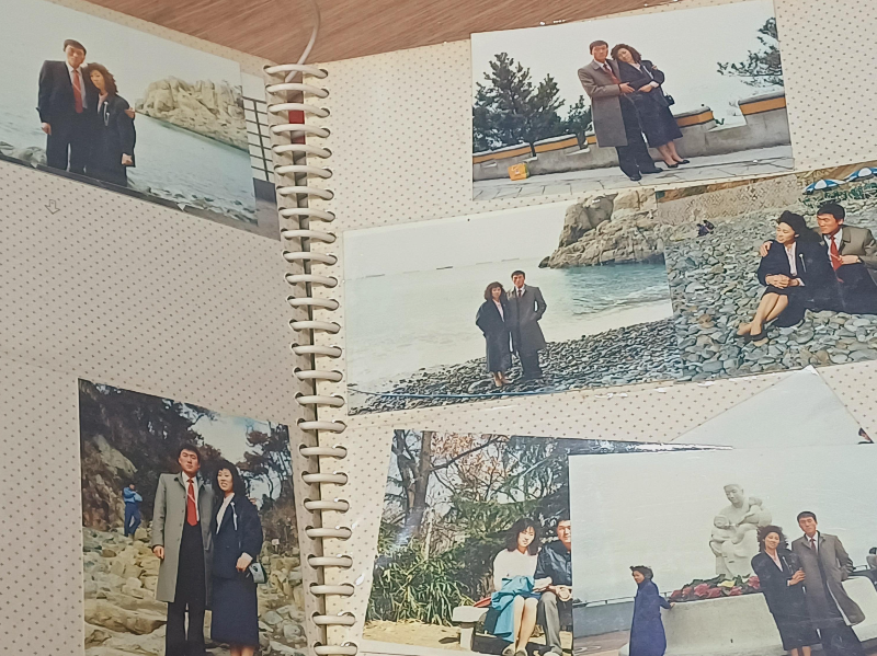 오래된 앨범속 엄마아빠의 청춘