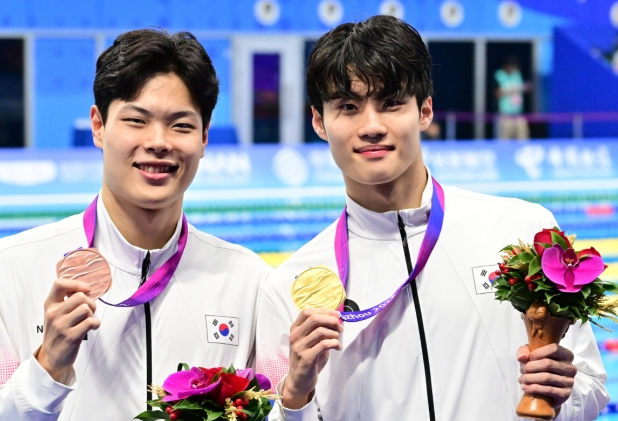 남자 200미터 금메달 황선우&#44; 동메달 이호준
