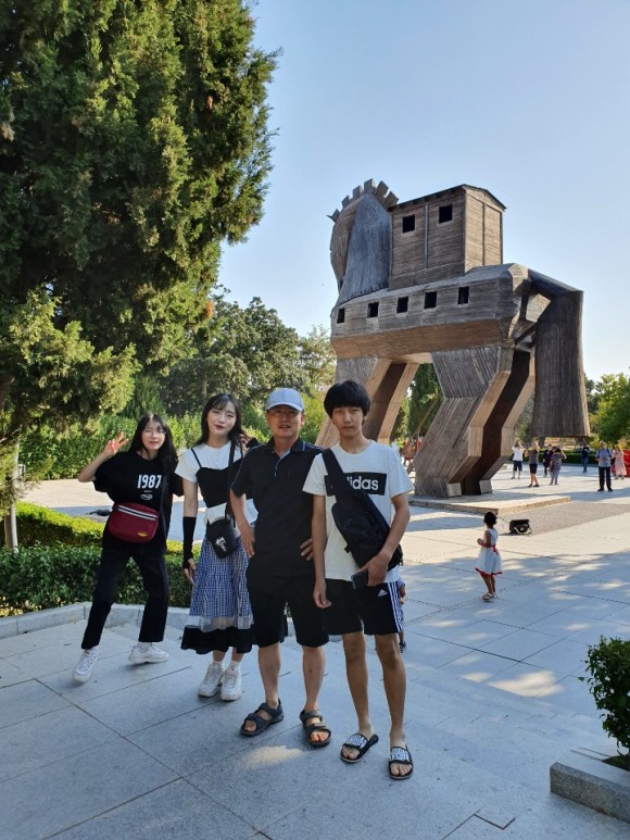 7일차 1편 :: 트로이 목마&트로이 유적지, 고등어케밥 2019. 8. 15. 댜든이의 터키 가족여행 21