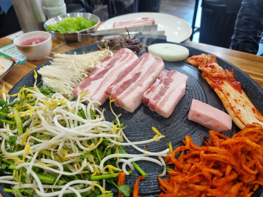 솥뚜껑삼겹살 이미지