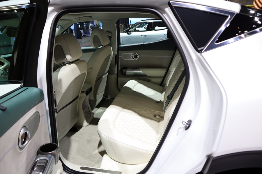 모터쇼실내가 더 26