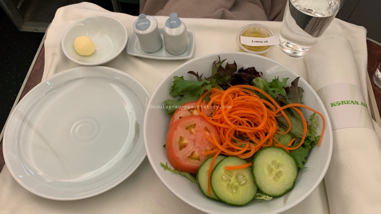KOREAN AIR-VANCOUVER-INCHEON-BUSINESS-SECOND MEAL