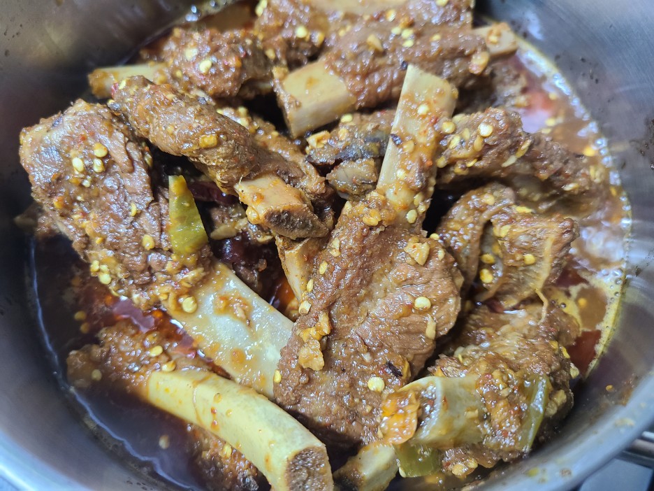  [맵찔이의 도전기] 집에서 직접 만든 매운 갈비찜 도전기! _ 매콤한 돼지갈비찜