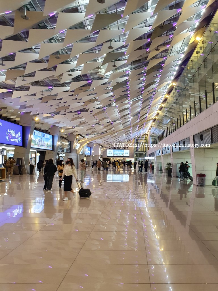 김포 국제 공항 탑승동 중앙