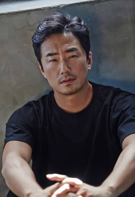 류승수 검정옷
