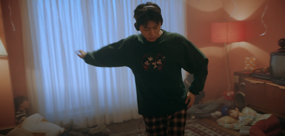 가사 해석 아무 노래 MV 13