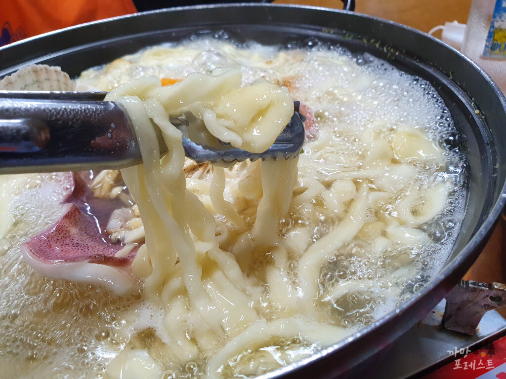 참맛 손 칼국수 면발