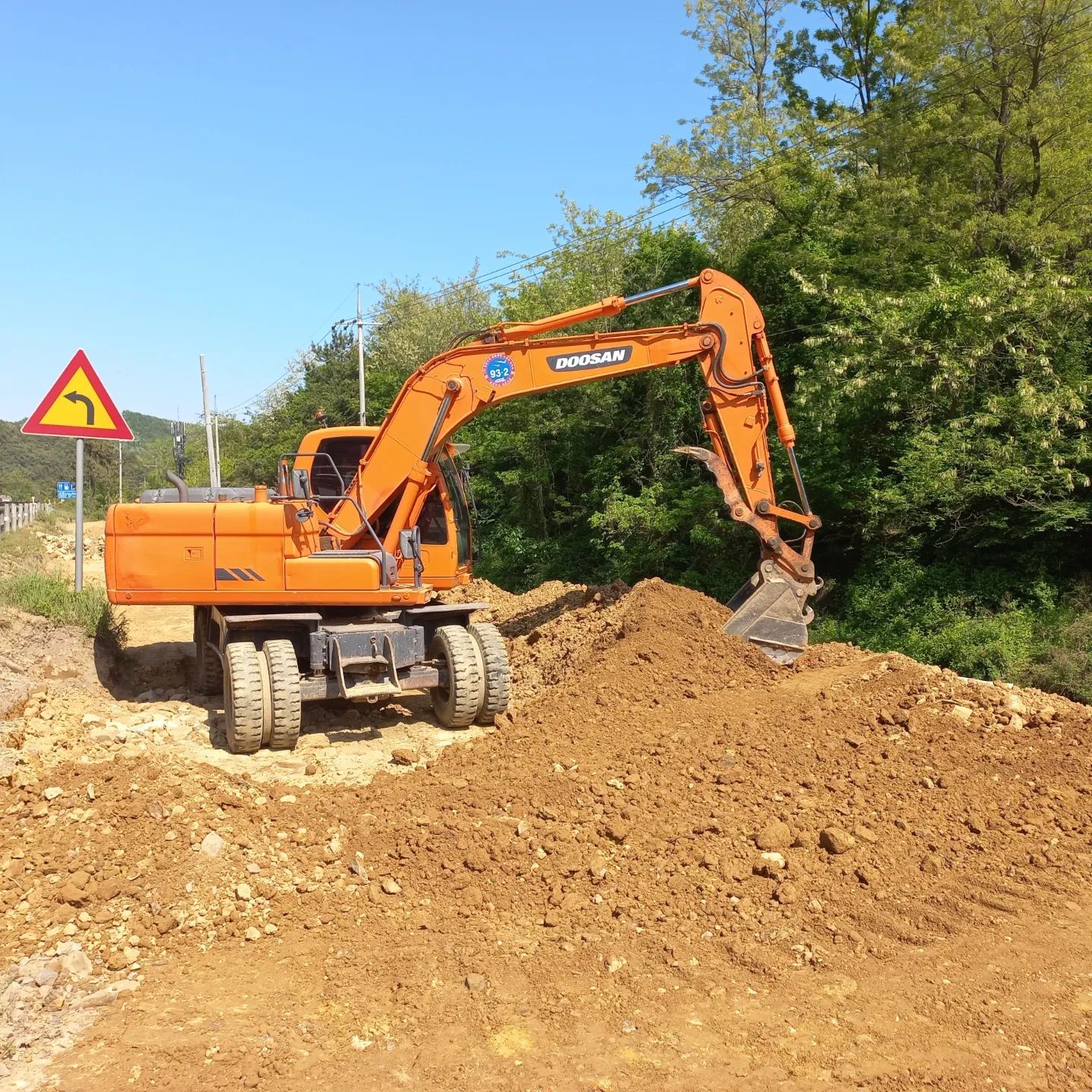  두산 DOOSAN DX140W모델 2010년식 6250만원 판매합니다