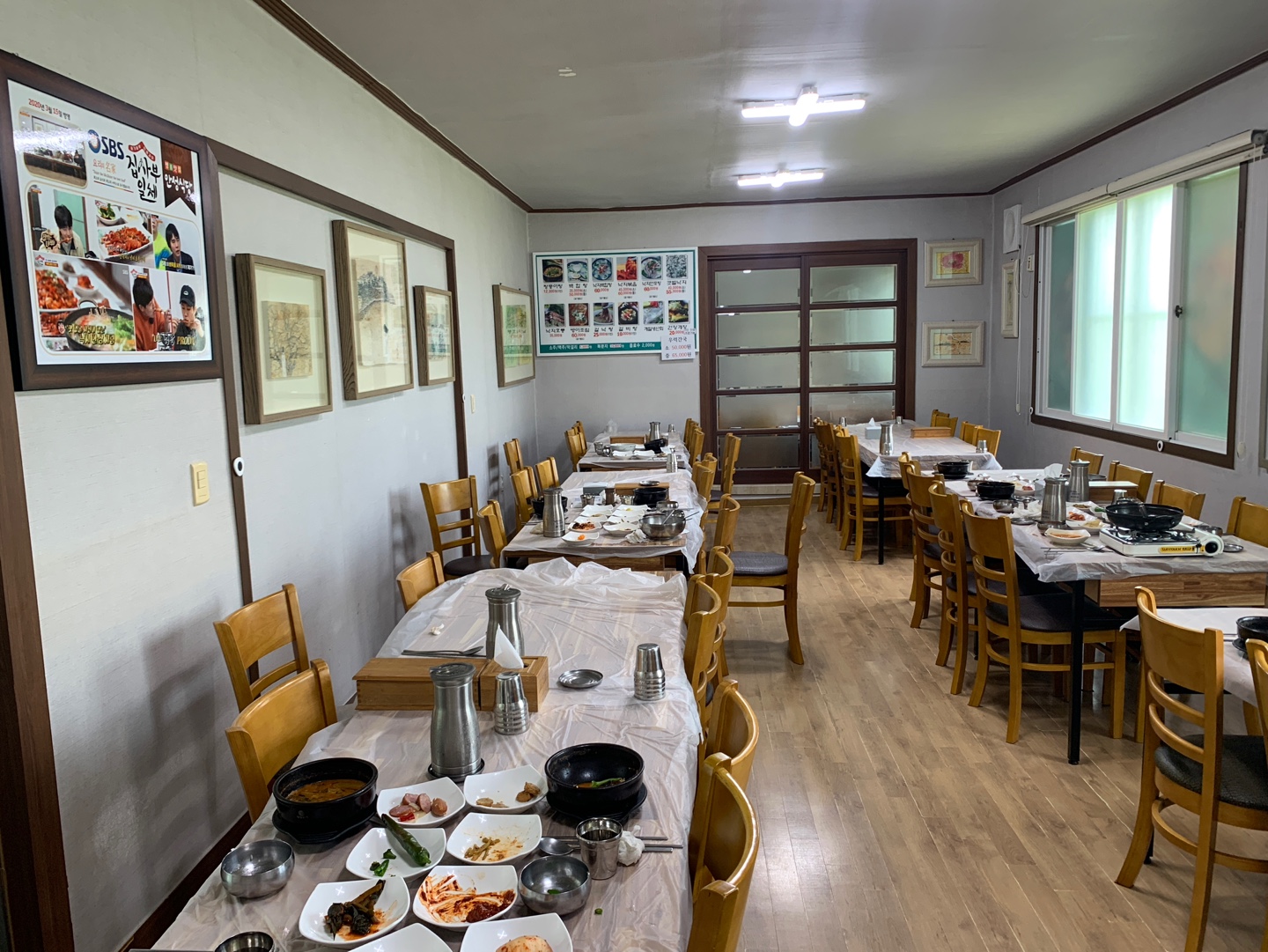 안성식당 내부