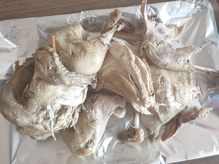 완성된 토종닭 백숙
