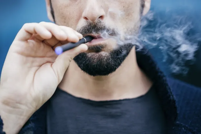 재나 연기가 신경 쓰인다면 가열식 담배도 고려해 보세요
