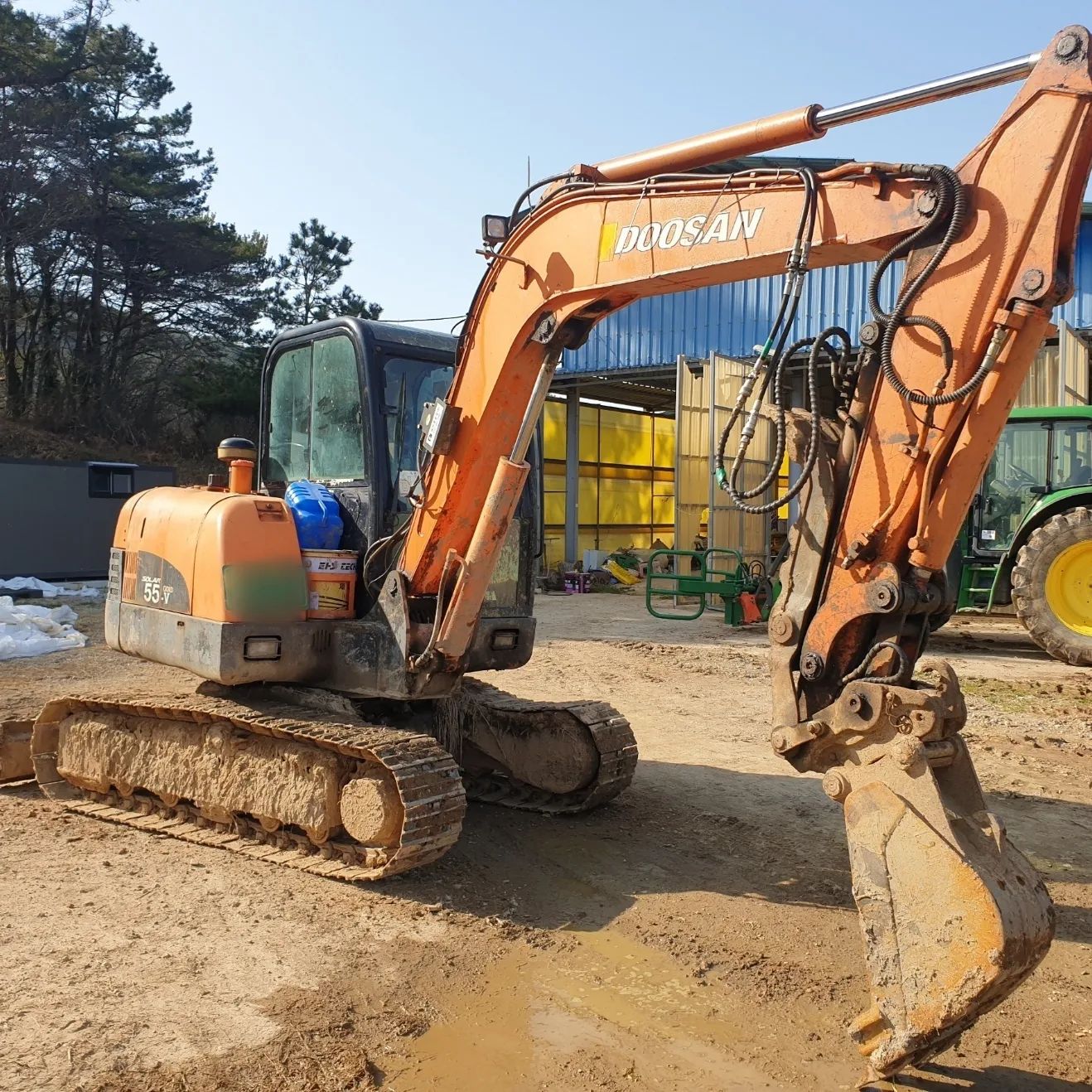  굴삭기 두산 DOOSAN SOLAR 55v모델 2002년식 1700만원 판매합니다