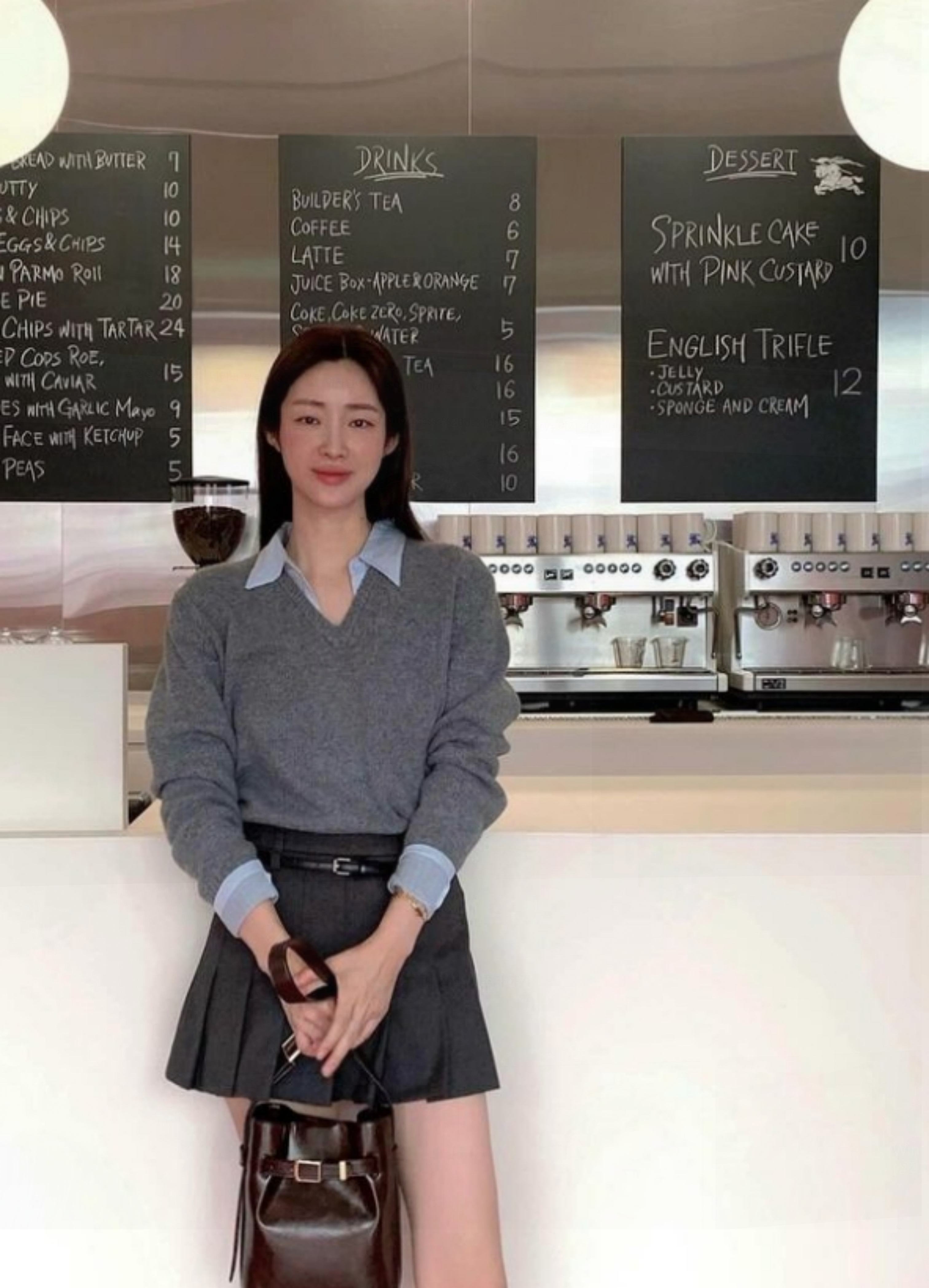 차정원 센스있는 브이넥 니트 코디 일상을 여유있게