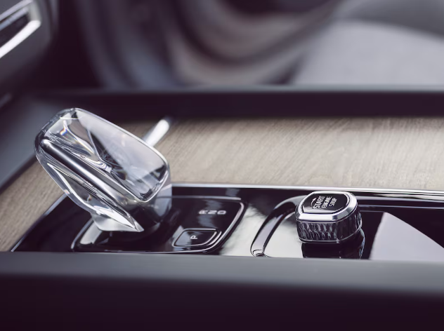 2025 볼보 XC 60 하이브리드 디자인 기능 모의견적