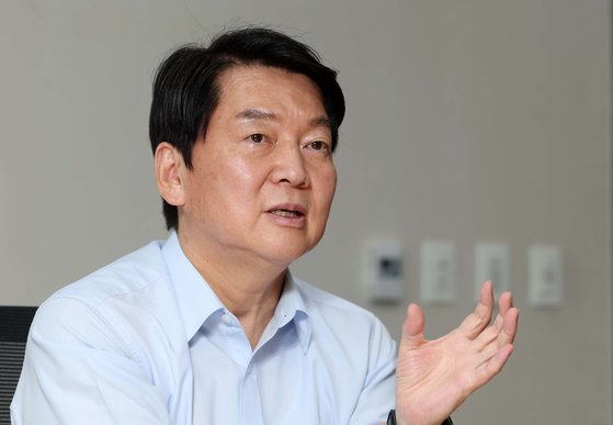  안철수 "IMF때 DJ처럼..尹 '허리띠 죄자' 대국민 호소해야" [혼돈의 여권, 빅샷에게 듣는다]
