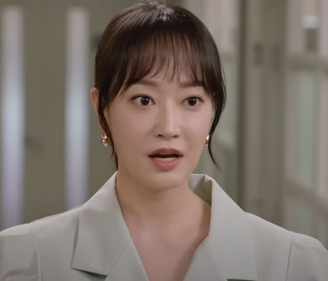 "나 몰래 바람피우고 있었어?"회사 여직원과 불륜으로 몰고 간 의처증 아내 덕분에 인생 망하게 생긴 저는 이혼하고도 전처 때문에 어처구니없는 일을 당하고...전처의 놀라운 행동에 입을 다물지 못했습니다.