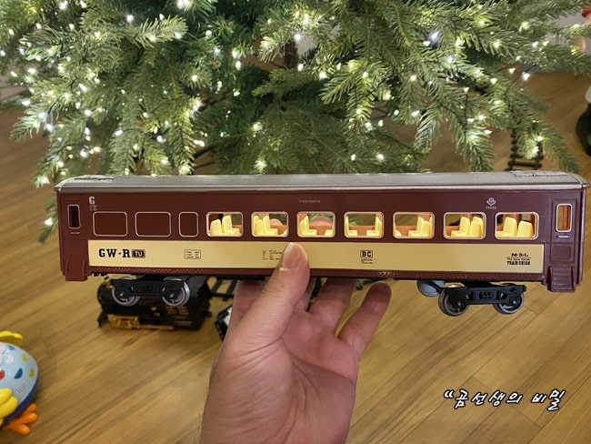 크리스마스트리-승객칸-기차