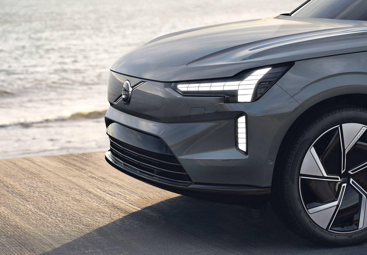 전기 플래그십 SUV '볼보 EX90'…한국, 2023년 하반기 공시 1