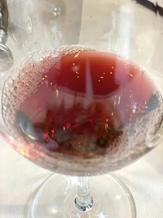 Starmont Carneros Pinot Noir 2014의 색