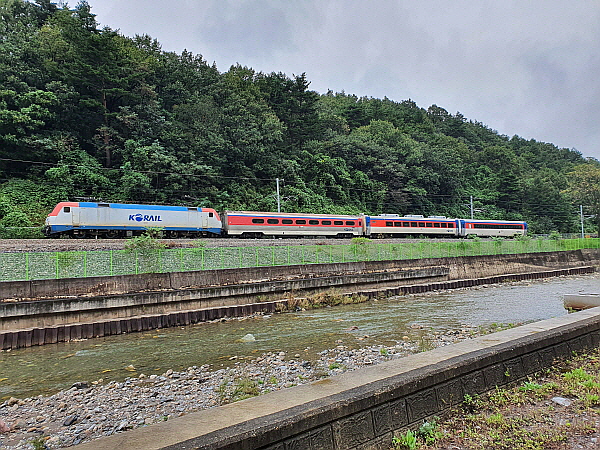 korean train picture