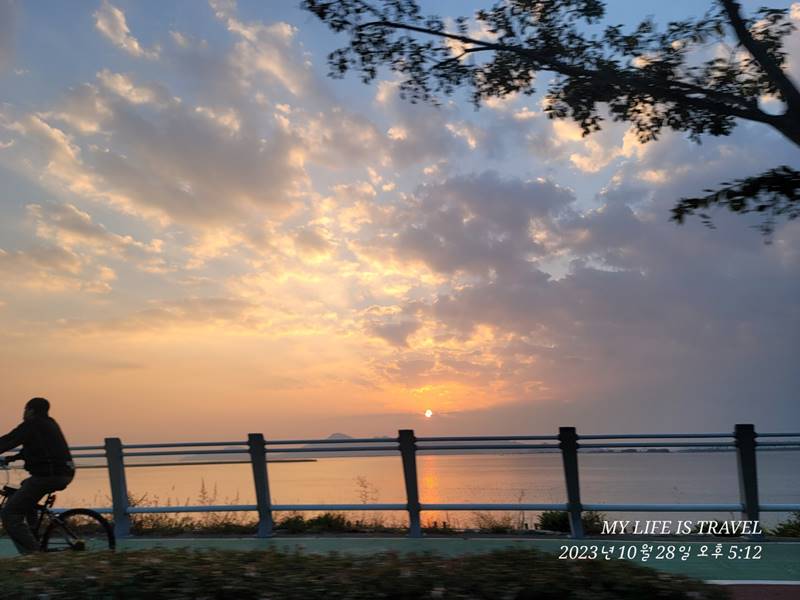 부산가볼만한곳-다대포해수욕장에서 노을보기