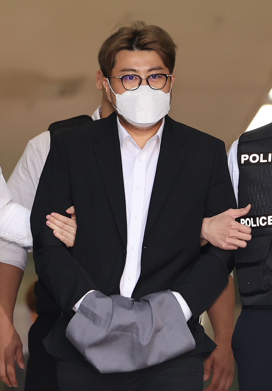 사칭 엄마까지 등장한 김호중 첫 재판, 그의 야비함에 반드시 중형 내려져야 사칭 엄마까지 등장한 김호중 첫 재판, 그의 야비함에 반드시 중형 내려져야