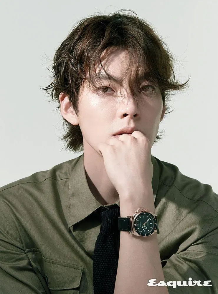 김우빈_프로필_이미지_나무위키