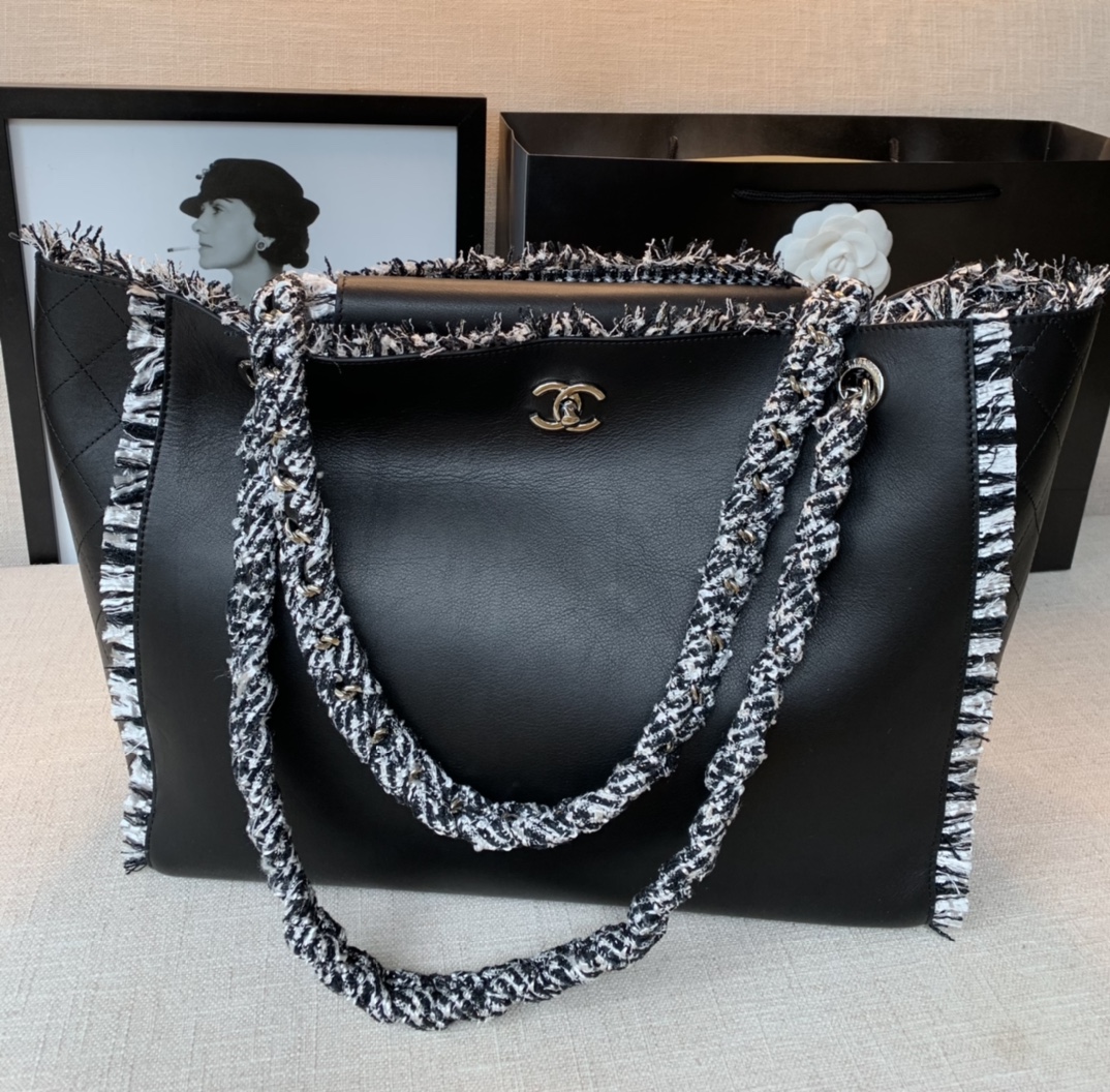  [CHANEL] 샤넬 21SS 쇼퍼백 (2 COLOR)