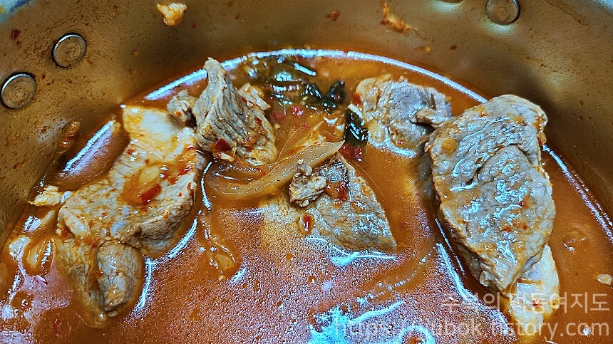 수월식당 김치찌개 고기