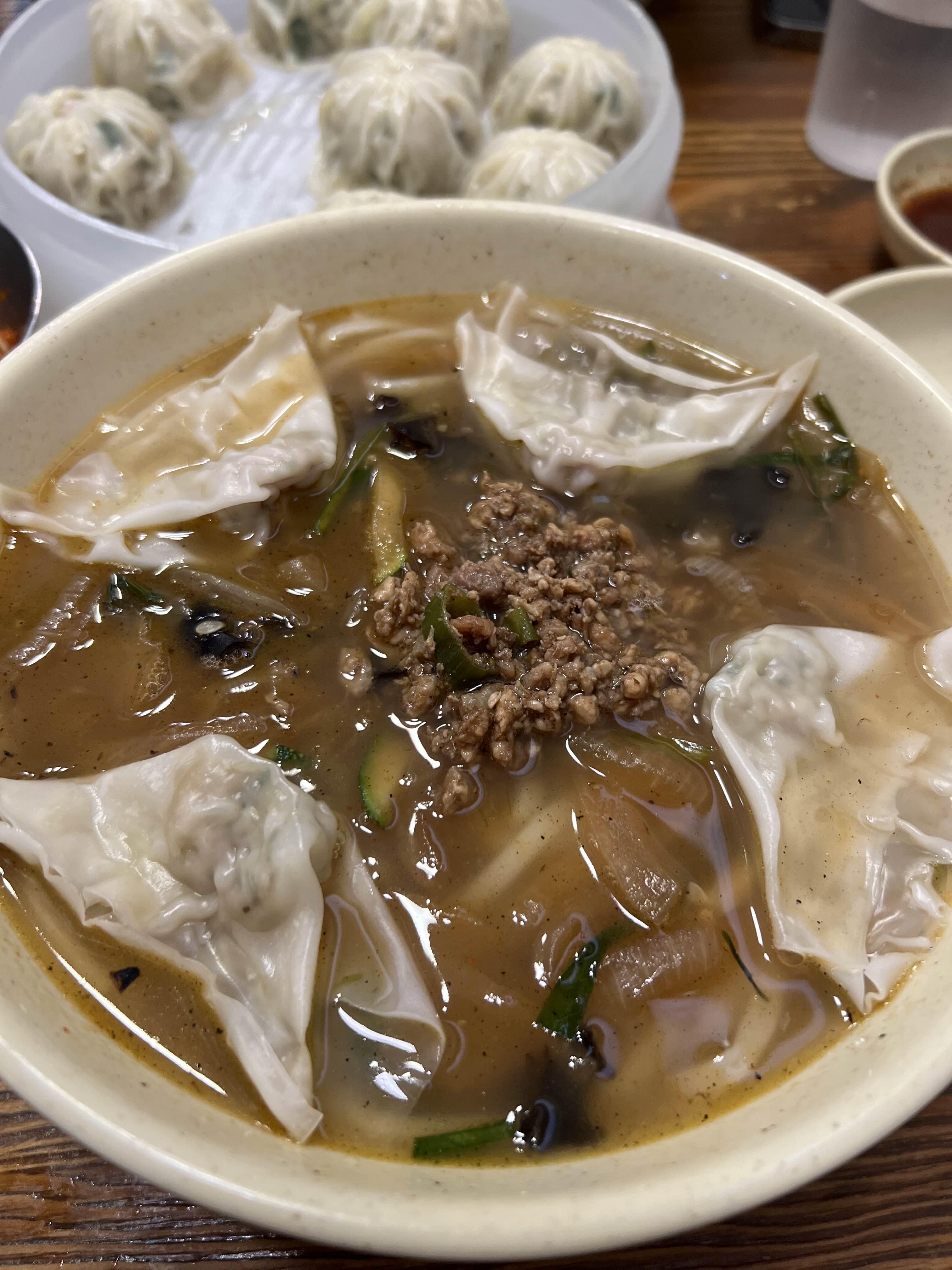  [명동 칼국수 명동교자] 빕구르망에 6년에 빛나는 명동의 명동교자 본점에 가서 뜨끈하게 목구멍 지지기