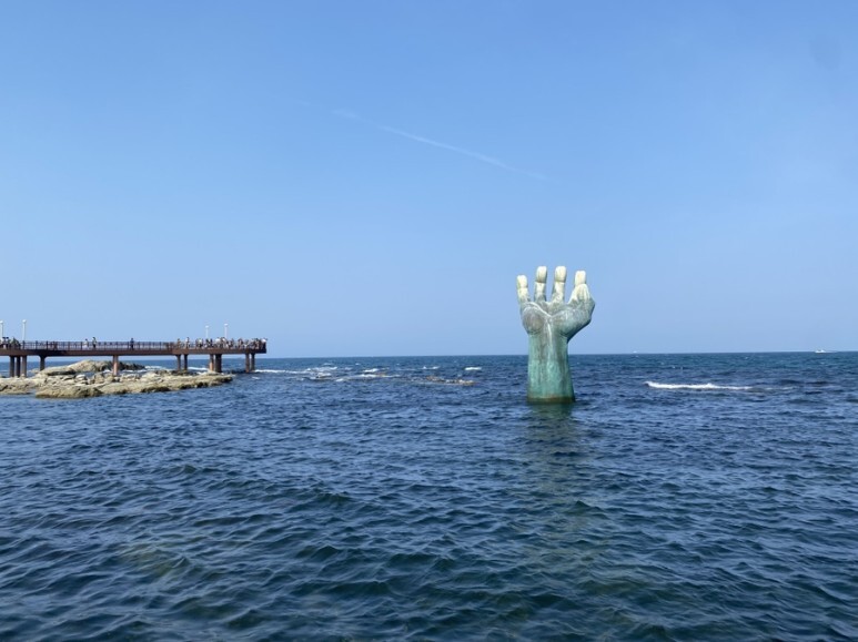  우리나라 최동단 호미곶을 비롯한 해안선 볼거리와 영일만 검은돌장어를 비롯한 먹거리가 풍부한 포항 1박2일 여행기와 맛집 탐방