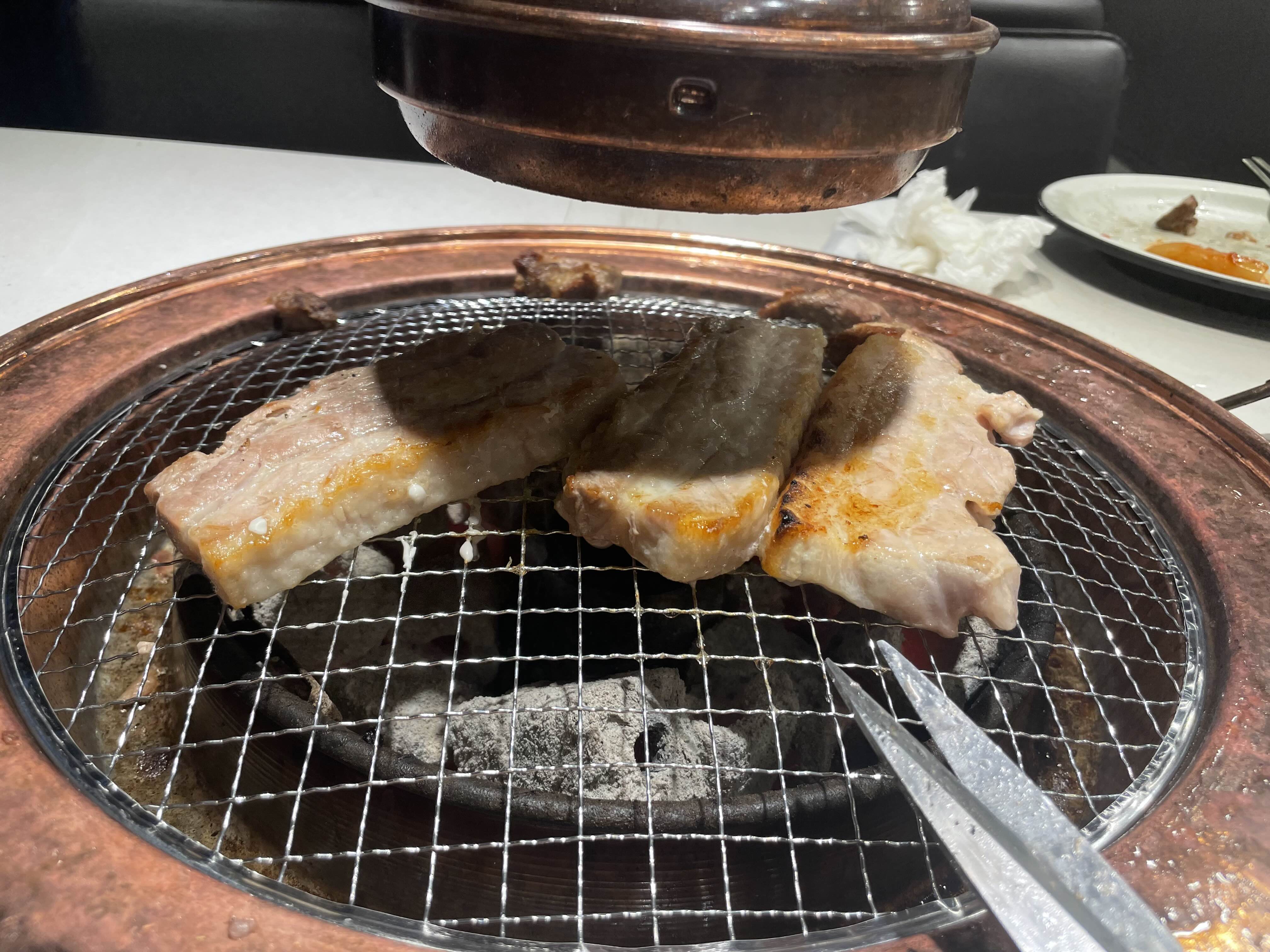 통삼겹삽 굽기