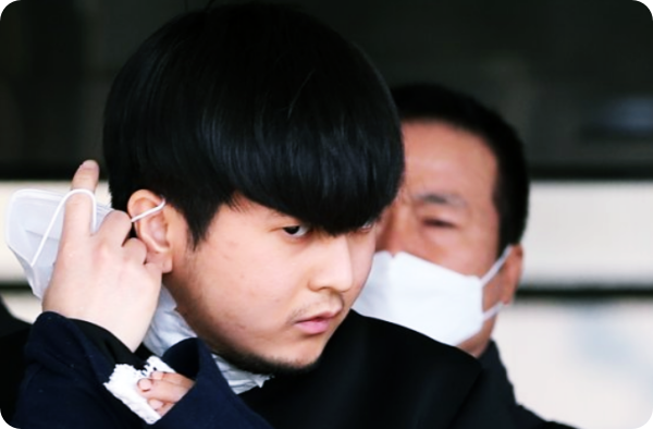  마스크 벗고 무릎 꿇은 '노원 세모녀 살인범' 김태현, 어머니께 면목 없어