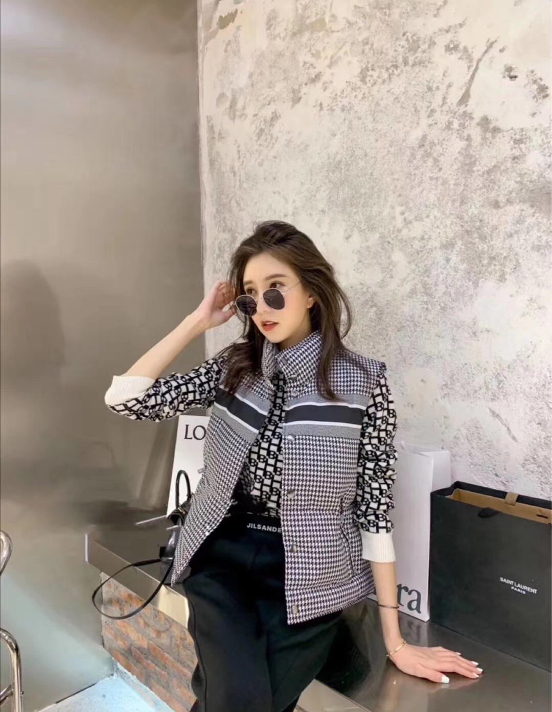  [DIOR] 디올 하운즈투스 퀼트 테크니컬 태피터 다운 베스트 057C32A2969_X9330
