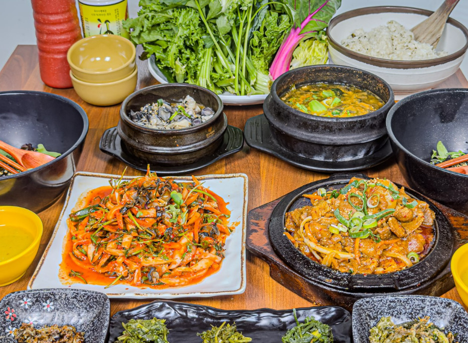 매일아침 우렁무침쌈밥 