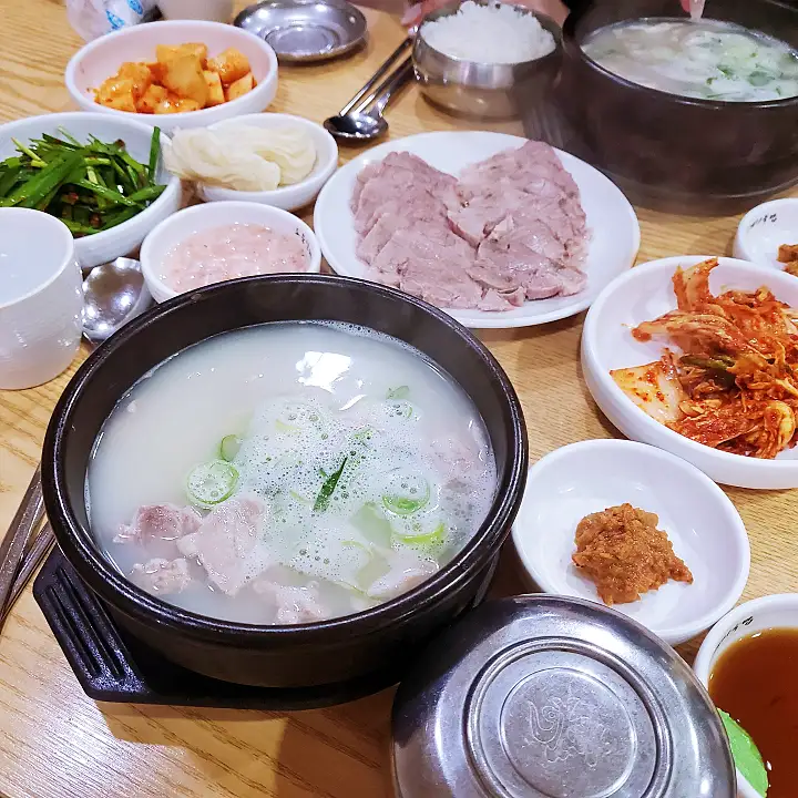 이만기 동네한바퀴 돼지국밥 서면 시장 먹자골목 돼지 사골 국밥 부산 부산진구 맛집 소개